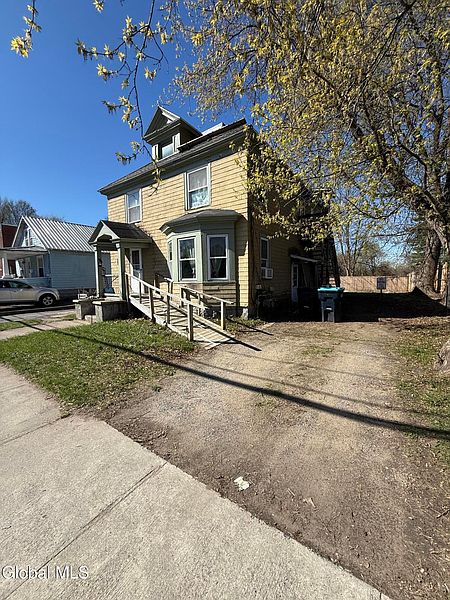 2nd image of 9 Feeder Street