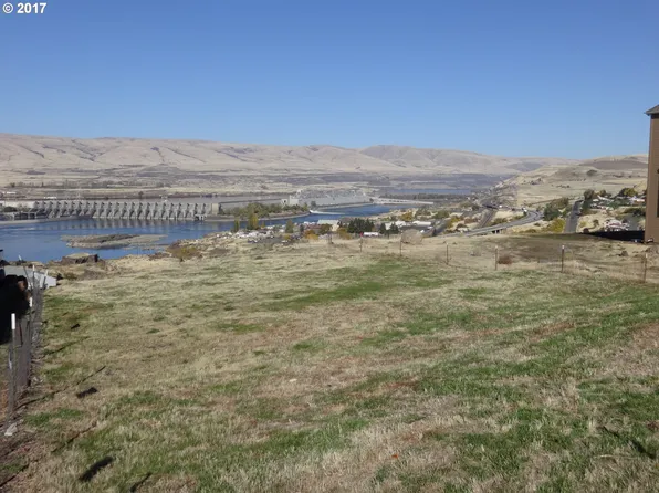 375 Summit Ridge Dr, The Dalles, OR 97058