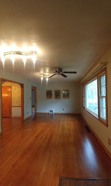 1st image of 4705 S Crysler Ave