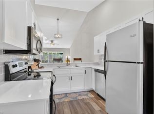 209 Robin Hood Cir Unit 201, Naples, FL 34104