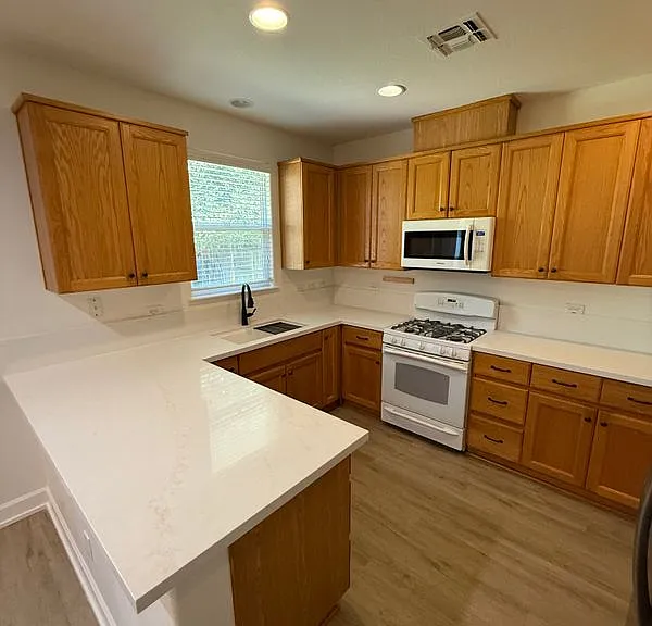 433 Tolman Way — Photo 8