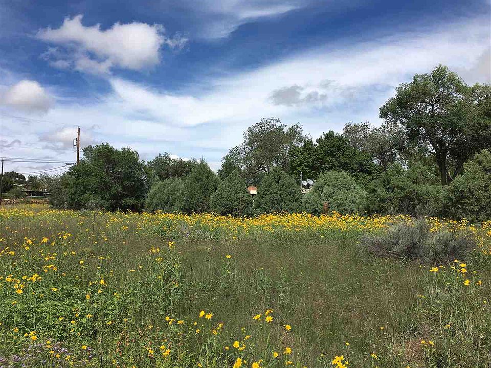 2nd image of 550 Valle Chamiso Ln