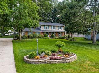 310 Whittlesey Dr, Tallmadge, OH 44278