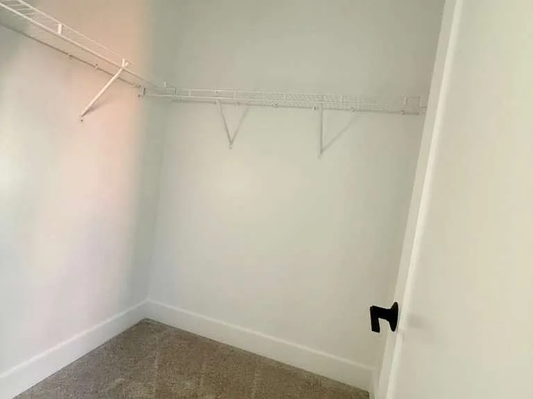 1495 Superior Ave — Photo 24