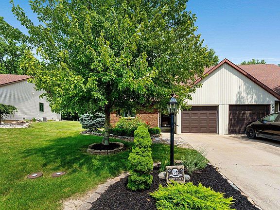 3rd image of 704 Shoreland Ct