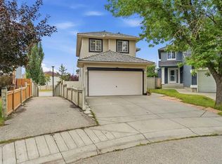 52 SW Douglas Glen Cres SE, Calgary, AB T2Z 3M6