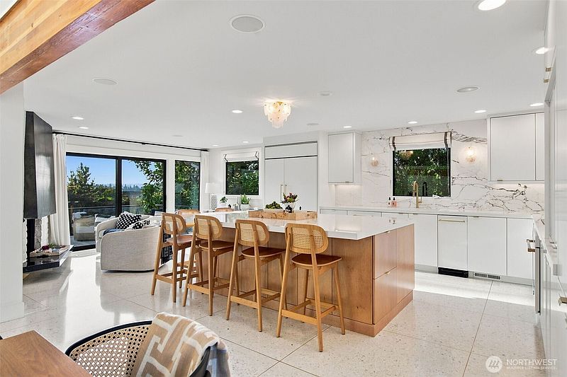 5th image of 9127 NE 36th Street