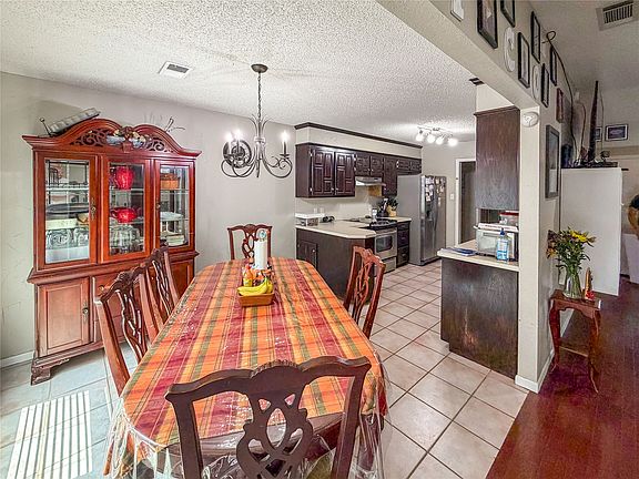 5th image of 5241 Meadowick Ln