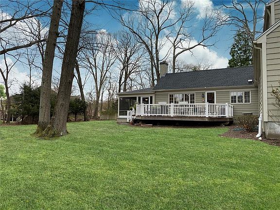 4th image of 295 Kent Dr