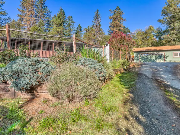 1049 W Evans Creek Rd, Rogue River, OR 97537