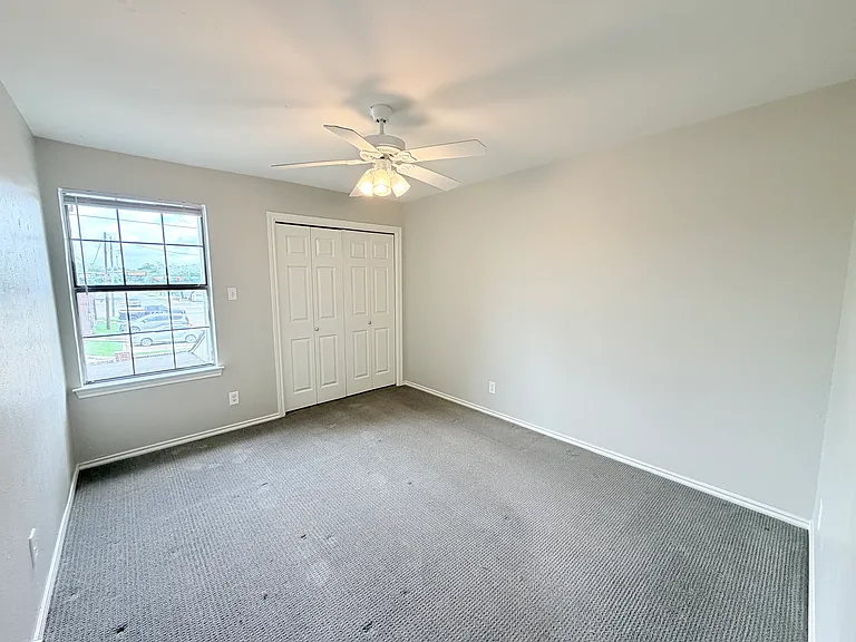 2412 Lakeview Cir #2414 — Photo 16