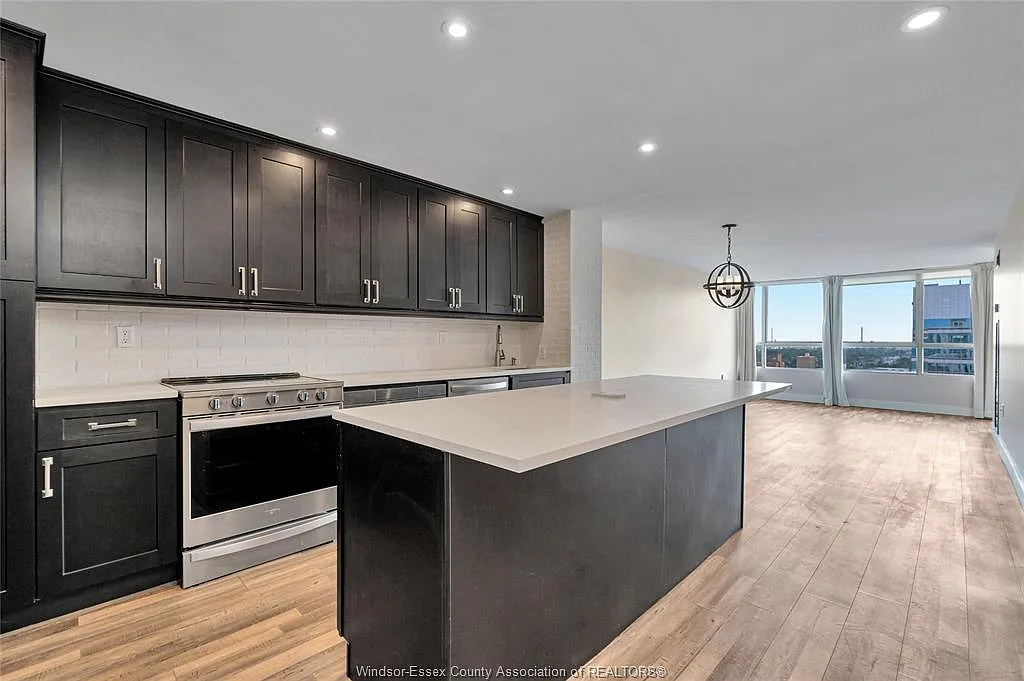 2 bed, 2.0 bath, 1135 sqft, $2,600 — Photo 3