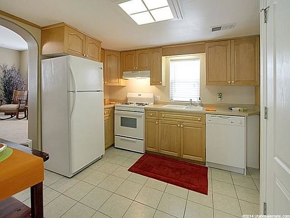 2nd image of 628 E Mansfield Ave