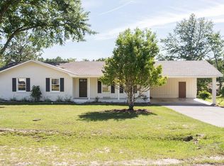 821 Dogwood Dr, Blackshear, GA 31516