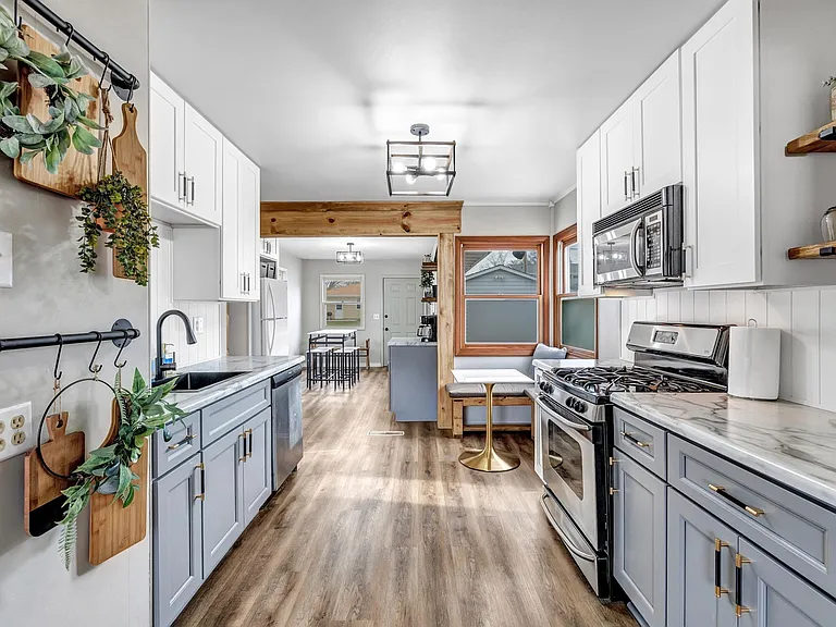 1420 Langlade Ave — Photo 4