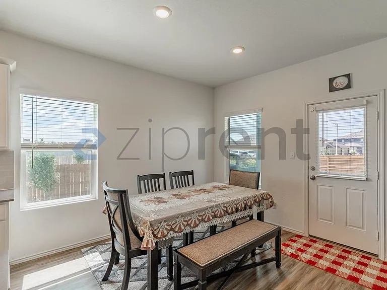 1600 Cobblecrest Ln — Photo 6