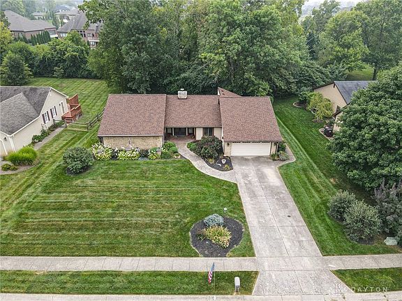 3rd image of 9198 Woodstream Ln