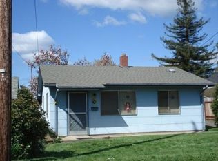 492 W Ballf St, Roseburg, OR 97471