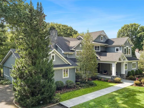6 Ridgeview Lane, Huntington, NY 11743