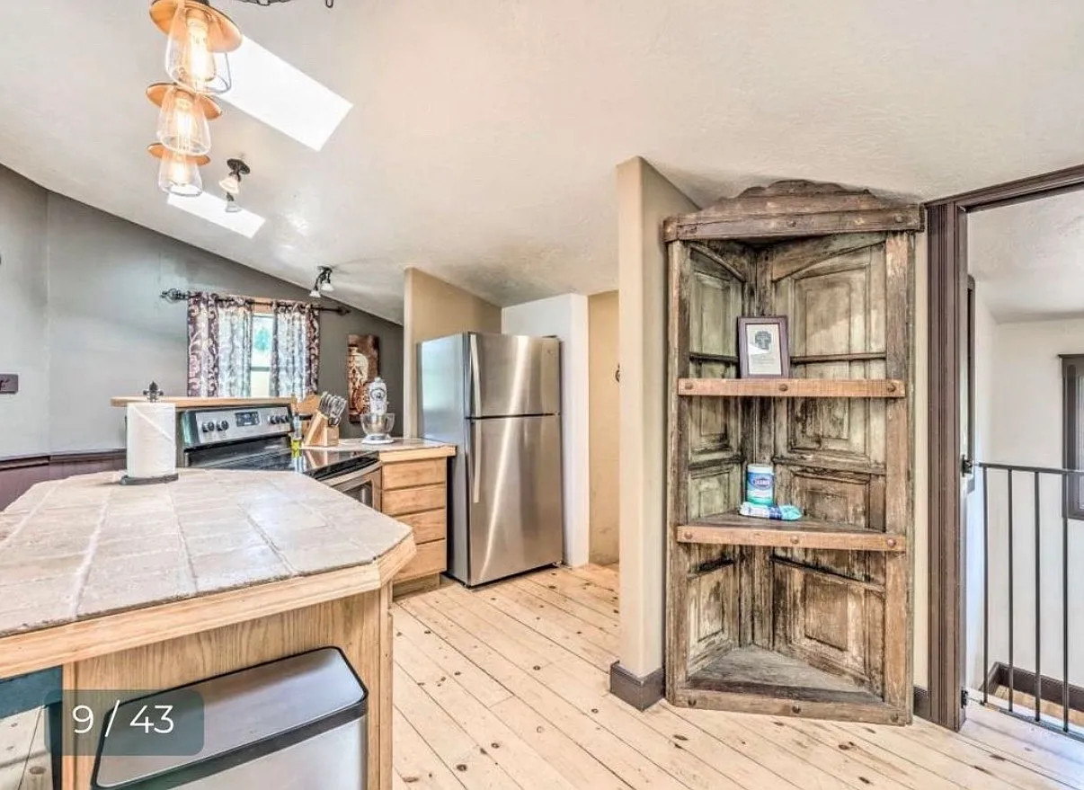 4 bed, 2699 sqft, $3,250 — Photo 2