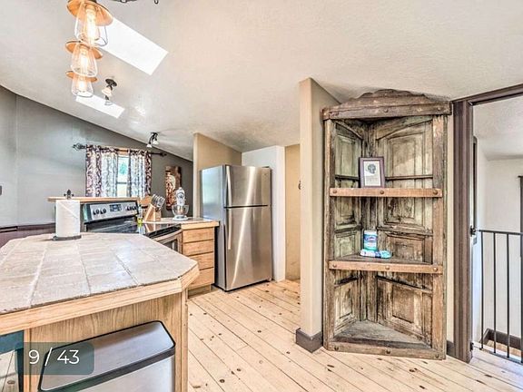 2nd image of 215 Maple Dr #0
