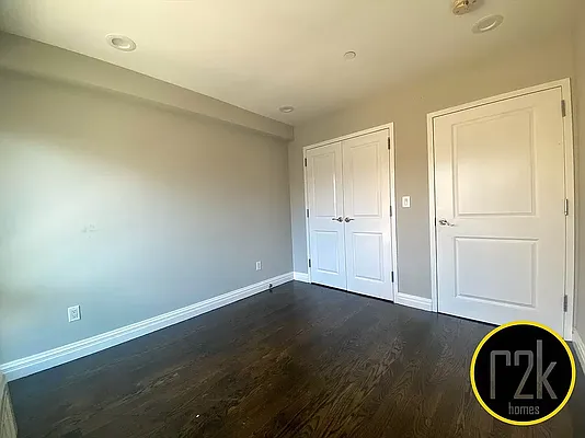 Rented by Realty 2000 Corp | media 29