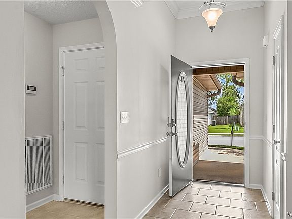 3rd image of 5309 Cambridge Dr