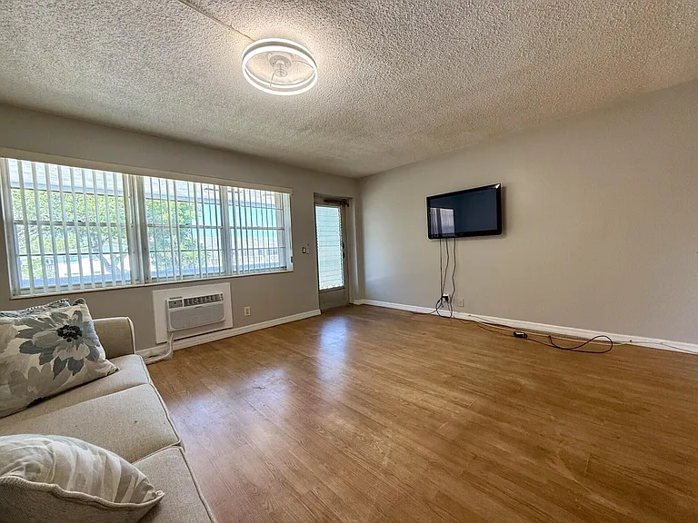 141 Northampton St #141-G — Photo 5