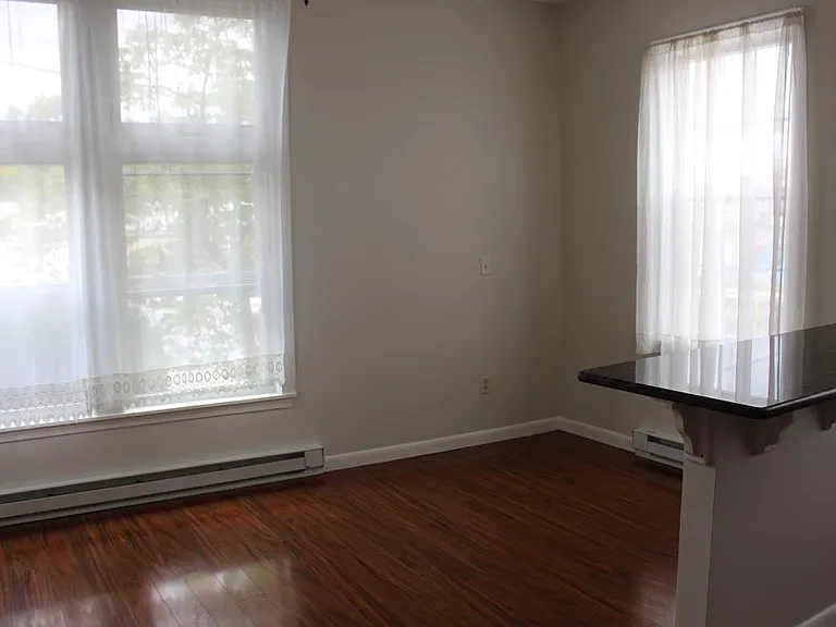 12 Walnut St #1 — Photo 4