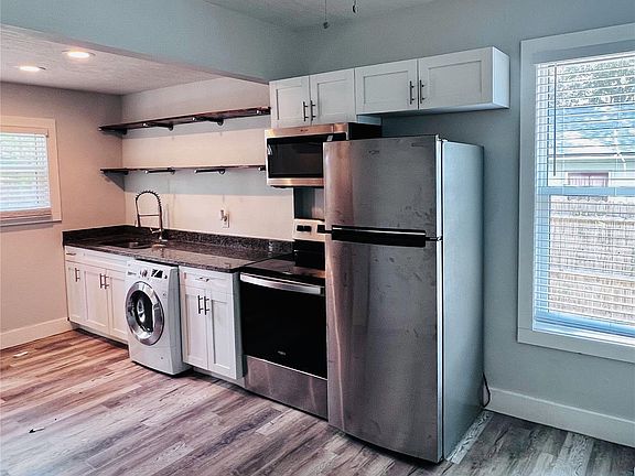 4th image of 703 E Broad St