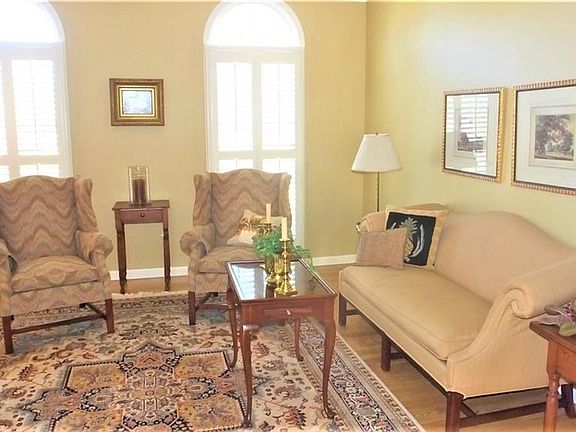 4th image of 50 Deerfield Ln