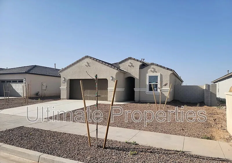 3 bed, 2.0 bath, 1553 sqft, $1,935 — Photo 2