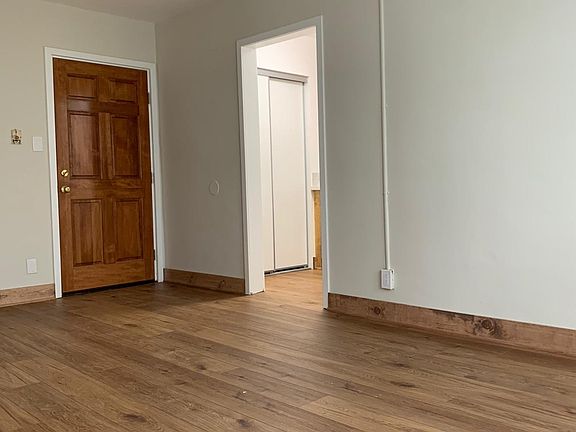 3rd image of 843 S Mariposa Ave APT 10