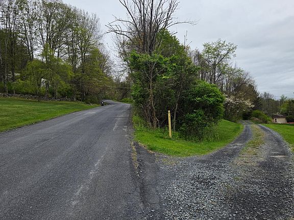 4th image of 14 Dogwood Rd