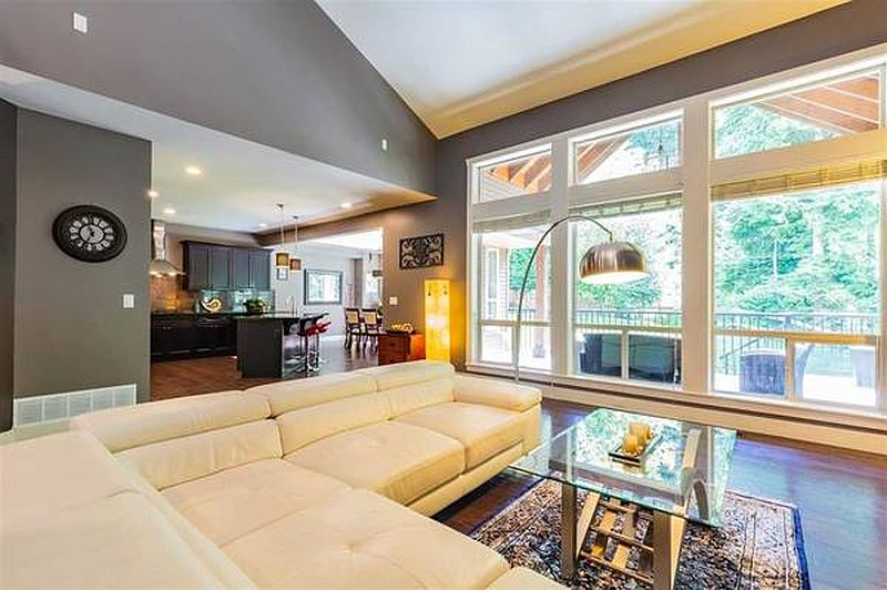 Coquitlam House for rent - 5 Bedrooms — photo 4