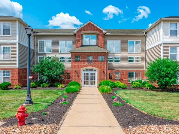 23003 Chandlers Ln APT 226, Olmsted Falls, OH 44138