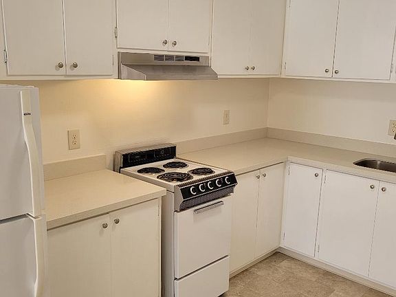 2nd image of 3910 23rd St #6