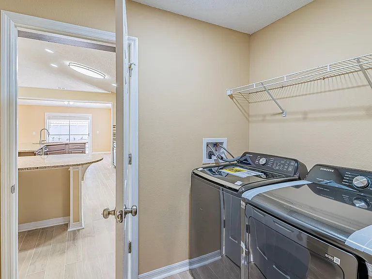 11318 Carabelee Cir — Photo 13