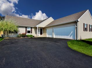 666 Anderson Dr, Lake In The Hills, IL 60156