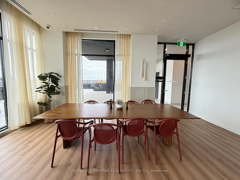 1660 Bloor St W #810 — Photo 30