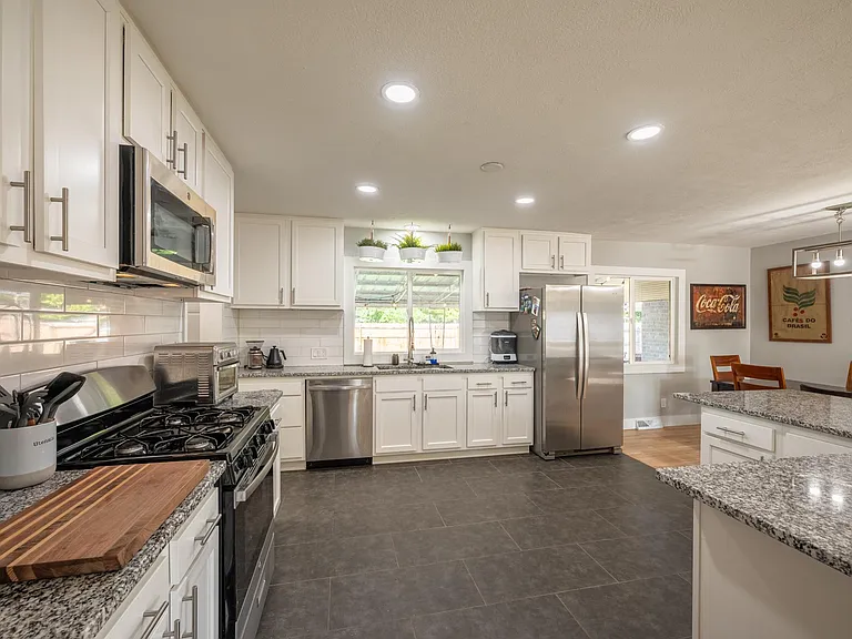 1314 Aspen St — Photo 2