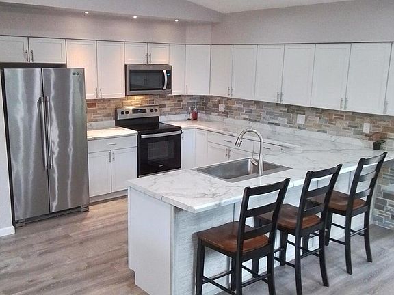 2nd image of 1596 Highwood Dr