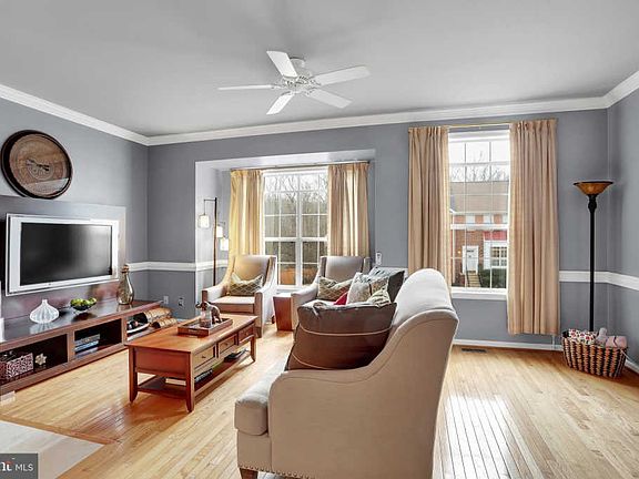 3rd image of 309 Dundee Pl