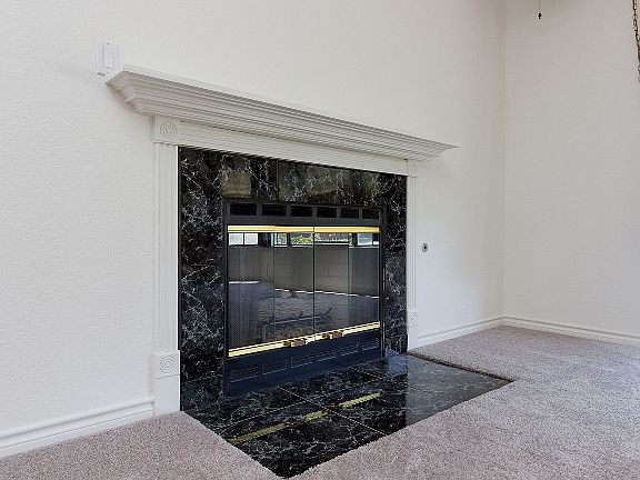 5th image of 526 N Park Dr