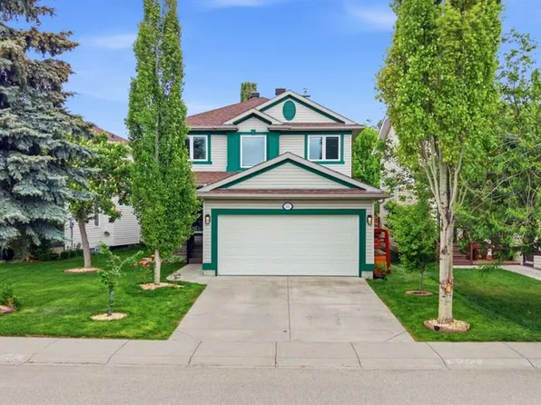 61 NW Millview Park SW, Calgary, AB T2Y 3Y3