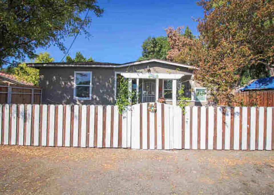 1911 Stagio Dr