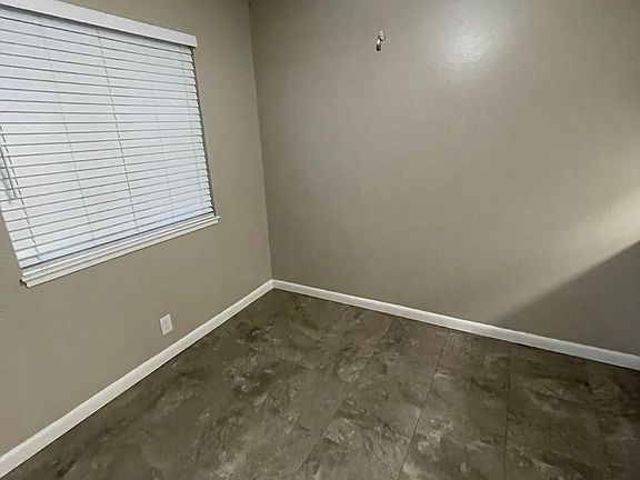 4th image of 51 Glen Eyrie Ave #12