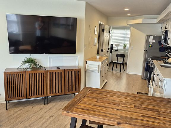 3rd image of 142 E Youngs Ave #3