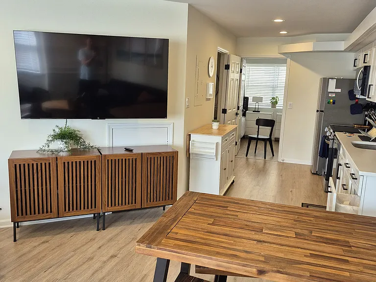 142 E Youngs Ave #3 — Photo 3