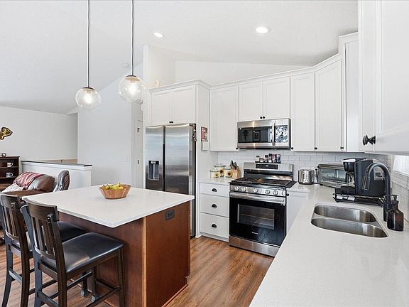 2nd image of 1107 Rich River Way